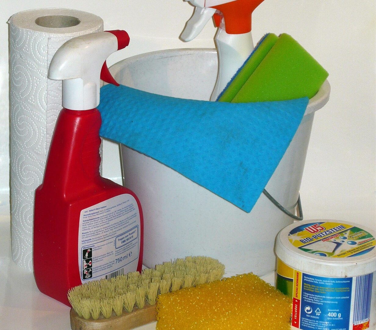 Czym czyścić rolety materiałowe?